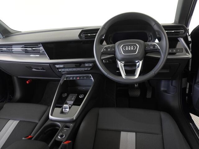 Audiのインテリアはエクステリア同様、優れたデザイン性とクオリティ、そして機能性を兼ね備えております。