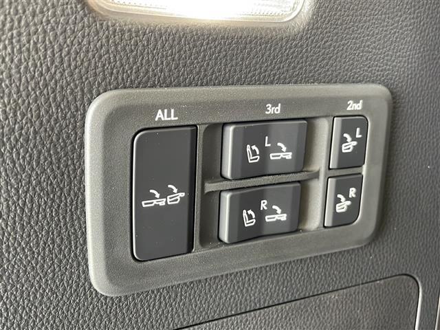 【運転席操作部】快適なドライブを楽しむための機能が装備されています！運転席から触れるので、使いやすいです！除菌プランいれていただくと、さらに清潔で安心していただけます！