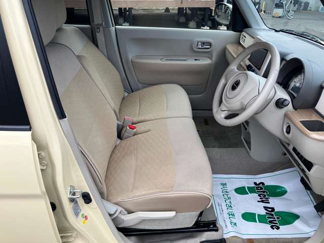 【店内】キッズスペースもございますので、お子様連れでもお気軽にお越しください！ゆっくり愛車選びをしていただけます♪