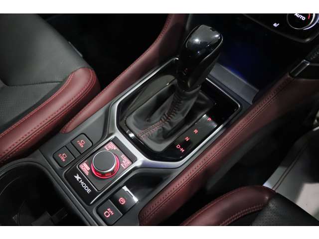 【トランスミッション】CVT（無段変速車）【駆動方式】フルタイム4WD