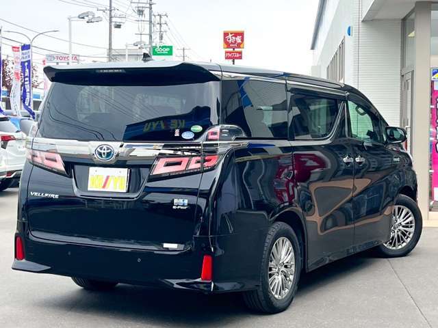 一部車両を除き他店在庫の取寄せ陸送費は無料にて対応中！　品質にこだわった車両仕入れ！低走行の高品質車だけを仕入れております。ボディの綺麗さはもちろん降雪地域特有の下廻りのサビなども少ない車両をご案内！