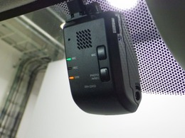 【ドライブレコーダー】万が一の事故にあった場合でも、ドライブレコーダーがその瞬間の映像を記録しています！事故だけでなく、楽しいお出かけの風景なども録画してくれています。