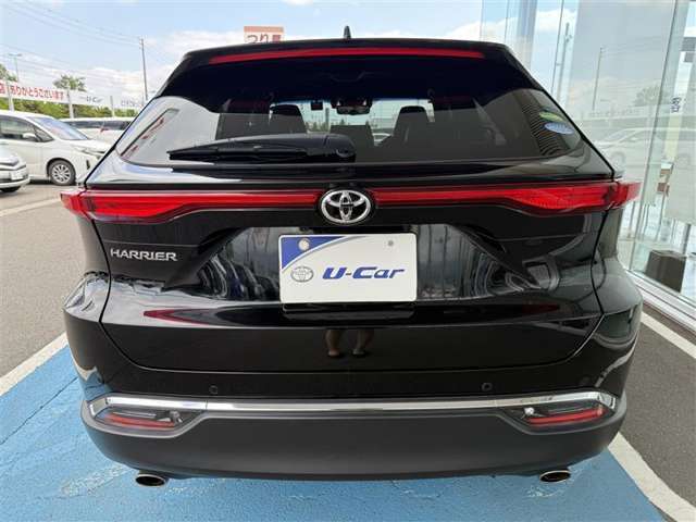 主な装備は、トヨタセーフティーセンス、カーナビ、パノラミックビューモニター、シートヒーター、ハンドルヒーター、ETC、エンジンスターター、ワンオーナー車、寒冷地仕様となっております。