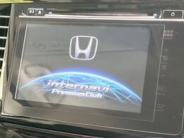 【メーカー純正ナビ】インテリアに溶け込むスタイリッシュな「専用設計」メーカーナビを装備♪視認性や操作性など基本性能にも優れ、より上質なカーライフをお楽しみいただけます。