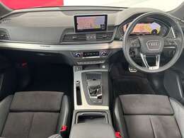Audiのインテリアはエクステリア同様、優れたデザイン性とクオリティ、そして機能性を兼ね備えております。