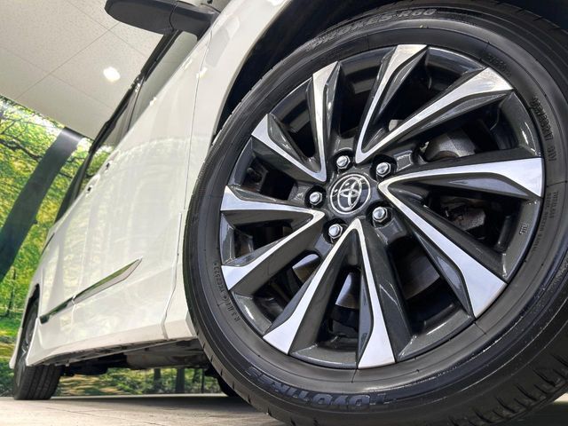 【純正17インチアルミホイール】外観にマッチした純正アルミホイールを装着しております。各種社外アルミホイールや、スタッドレスタイヤも取扱いしております。是非ご相談ください♪