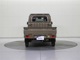 全国トヨタディーラーの中でも数少ない、トヨタ認定検査員が1台ずつ内外装をチェック。