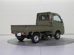 『まるごとクリーニング』ボディは「全面鉄粉除去」と「全面磨き」さらに「フッ素入りコーディング」を施工。