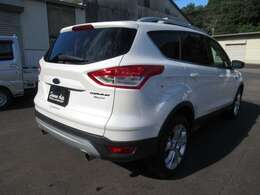 200cc4WDターボIC　禁煙車　SUV　デイーラー車　右ハンドル　SDナビ　TV　Bカメラ　ETC　スマートキー　革シート　Pシート　シートヒーター　ムーンルーフ　AW　HID　電動バックゲート