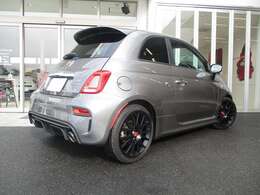 リアパーキングセンサー装備