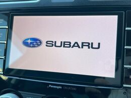 【純正ナビ】人気の純正ナビを装備しております。ナビの使いやすさはもちろん、オーディオ機能も充実！キャンプや旅行はもちろん、通勤や買い物など普段のドライブも楽しくなるはず♪