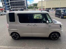 【届出済未使用車の得する価格】大量仕入れにより車両価格が割安な上重量税は払い込み済みで、登録月によっては取得税もかかりません。