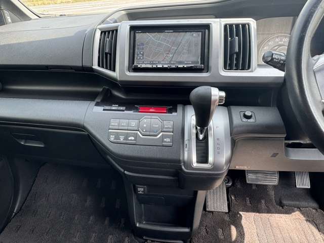 新車・登録（届出）済未使用車も取り扱いございます。お客様のご要望に合わせた各種注文販売も承っております。とにかくクルマのことなら村田自動車にご相談ください！フリーダイヤル【0078-6002-156211】