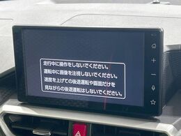 【9インチ　ディスプレイオーディオ】大画面ディスプレイへお持ちのスマートフォンと連携して、ナビやbluetoothでの音楽再生が可能です♪デザインはもちろん操作性も良好！別途ナビ機能の取付可能です♪