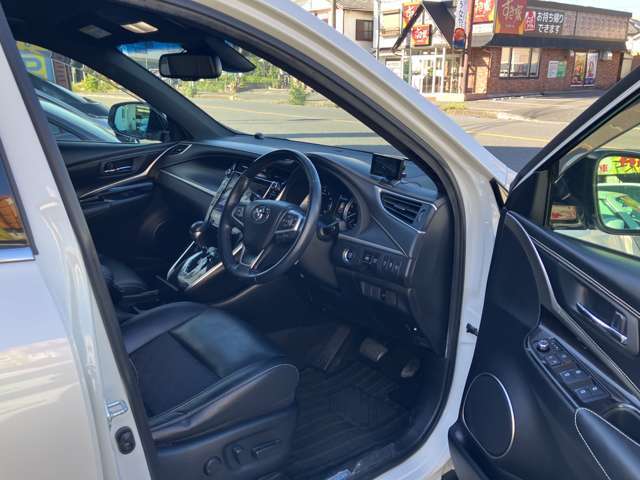 輸入車・SUV・ステーションワゴン豊富です♪