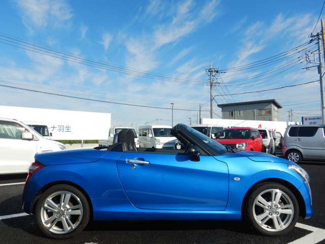 国の指定を受けた自社工場で、整備士が車検と点検整備を行っております。
