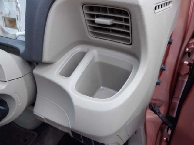 http://www.classicauto-s.comストックヤードに保管している車もございますのでご来店前にお電話くださいTEL 0467-40-5367