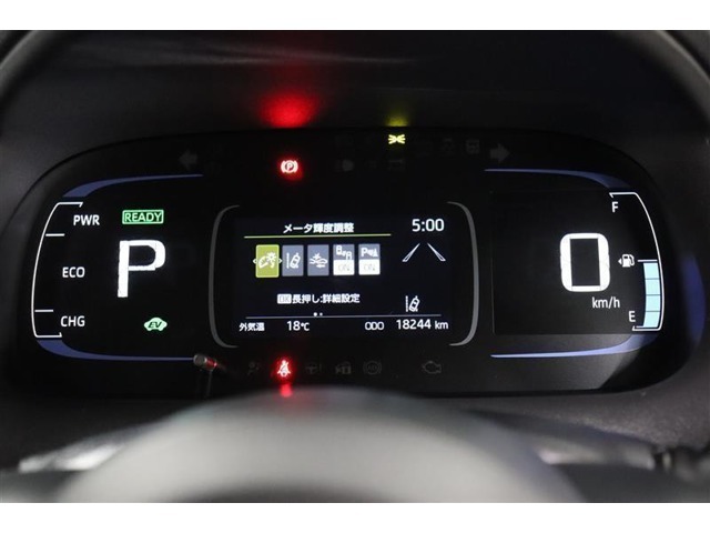 マルチインフォメーションディスプレイ付きのメーターです！エコ運転へ導く多彩な情報を表示してくれます。