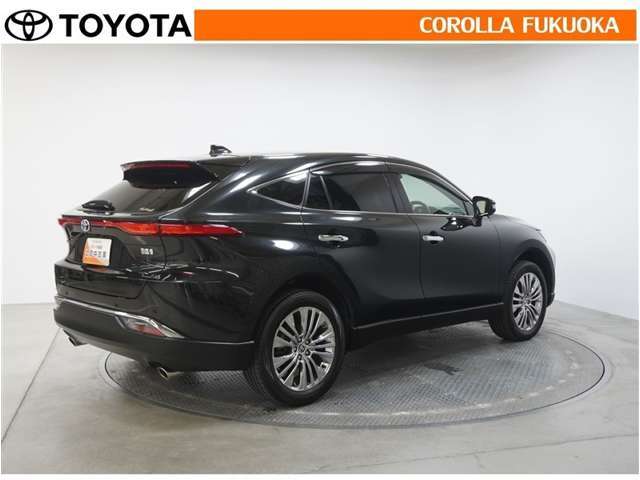 ロングラン保証は、1年間走行距離無制限のロングラン保証付。「カローラ福岡サービス認証工場」でサービスを受けられます。