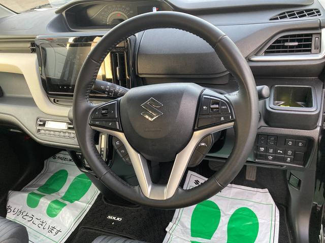 ハンドル回りです。触り心地の良い本革巻きステアリングホイール。