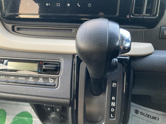 インパネ回りです。インパネシフト採用で足元空間が広々しています。広々とした空間は運転の疲れを軽減します♪