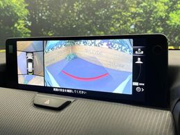 【360°ビューモニター】専用のカメラにより、上から見下ろしたような視点で360度クルマの周囲を確認することができます☆死角部分も確認しやすく、狭い場所での切り返しや駐車もスムーズに行えます。
