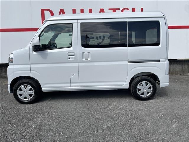 スライドドアで乗り降り楽々