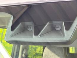 【スマートアシスト】走行中に前方の車両等を認識し、衝突しそうな時は警報とブレーキで衝突回避と被害軽減をアシスト。より安全にドライブをお楽しみいただけます。