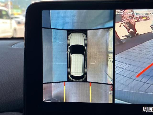 WECARSの展示場では実際に見て、触ってお車をお選びいただけます！知識の豊富な営業スタッフが様々なカーライフをご提案いたします！