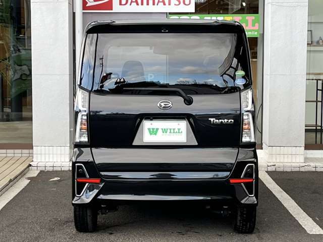 ○●○当店は代車無料貸し出し中○●○下取車の車検が切れる！急な故障で車が無くなった！事故などにより乗り換えを余儀なくされた！などなど理由は様々ありますが当店をご利用のお客様全員対象のサービスです。