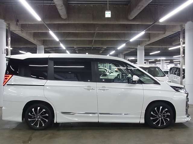 毎日新規物件入庫！3500台の高品質車をぜひとも、ご自身の目で直接ご覧になって、ご実感下さい、自身を持ってお勧めいたします。