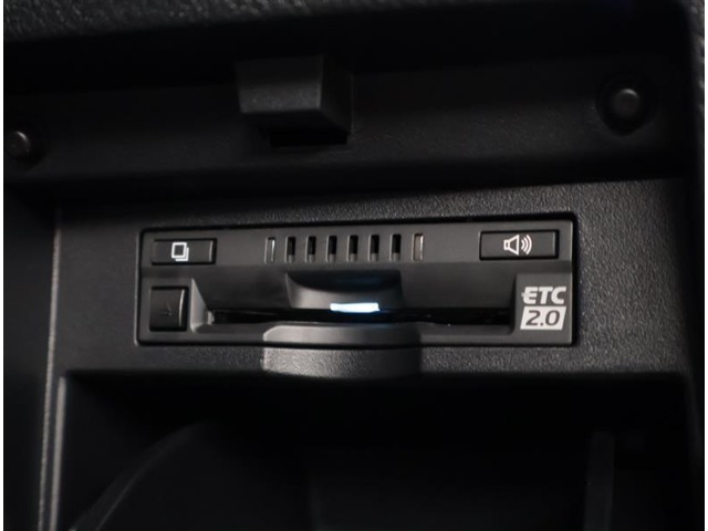 ETC車載器付きです。高速道路の料金所もスムーズに通過できます。