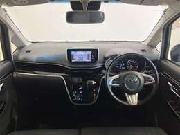 毎回座るフロントシート。運転席は座り心地が重要です♪