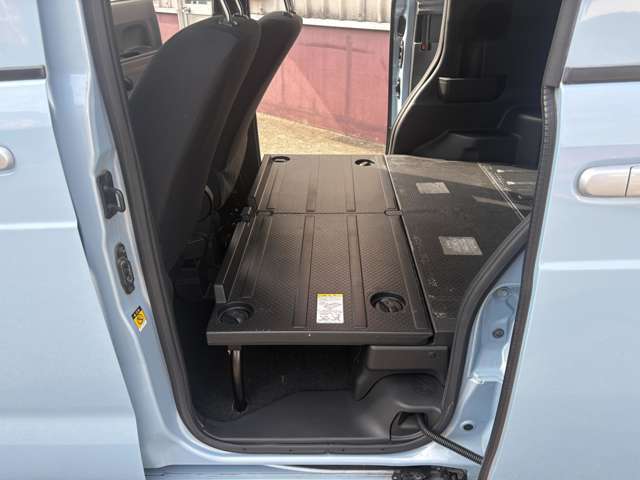 お車の状態や装備品等のご質問はお気軽に089-994-8616までお問合せ下さい。ラインでのお問い合わせは　＠604mndqe で検索お願い致します。