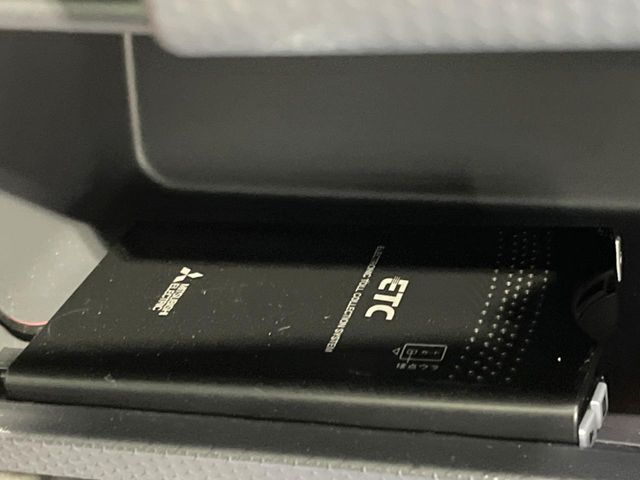 【ETC】高速道路の料金所をストレスなく通過！話題のスポットやサービスエリアに多い「スマートIC」利用時は必須のアイテムです。当店でセットアップを実施、ご納車当日からすぐにご利用いただけます！