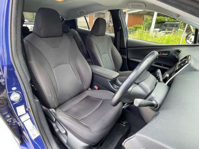 板金塗装の提携工場完備しております。大切なお車の補修やオリジナルペイントなどお気軽にご相談ください。万が一の事故なども中古パーツの取り扱いも御座いますので格安修理可能です。