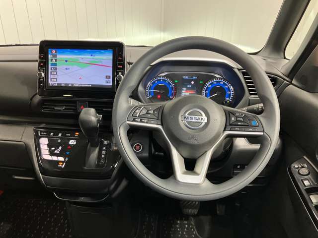 ステアリングスイッチ付きで操作・運転がしやすいハンドルです★