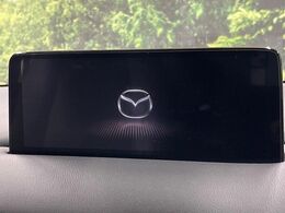 【純正10型ナビ】人気の純正ナビを装備。オーディオ機能も充実しており、Bluetooth接続すればお持ちのスマホやMP3プレイヤーの音楽を再生可能！毎日の運転がさらに楽しくなります！！