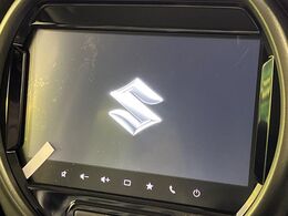【メーカー純正9型ナビ】インテリアに溶け込むスタイリッシュな「専用設計」メーカーナビを装備♪視認性や操作性など基本性能にも優れ、より上質なカーライフをお楽しみいただけます。