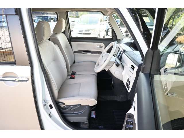 ハイトアジャスターとチルトステアリングでポジションもばっちり