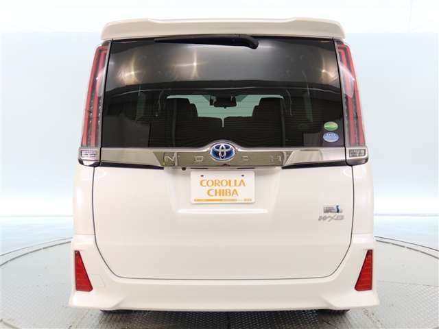 バックガイドモニターで、後方を確認しながら安心して駐車することができます。運転初心者も熟練者も必須の機能ですよ！