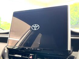 【10.5インチナビ】高級感とインパクトのある大画面ナビを装備。各種オーディオ操作はもちろん、スマホ連携もできる利便性の高いナビです♪