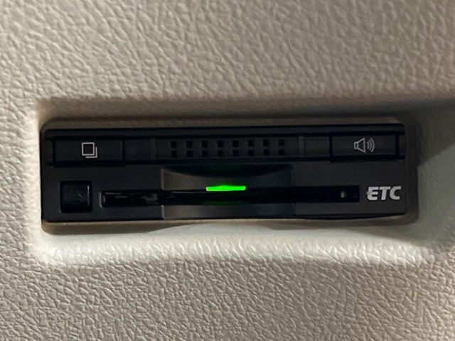 【ETC】高速道路の料金所をストレスなく通過！話題のスポットやサービスエリアに多い「スマートIC」利用時は必須のアイテムです。当店でセットアップを実施、ご納車当日からすぐにご利用いただけます！