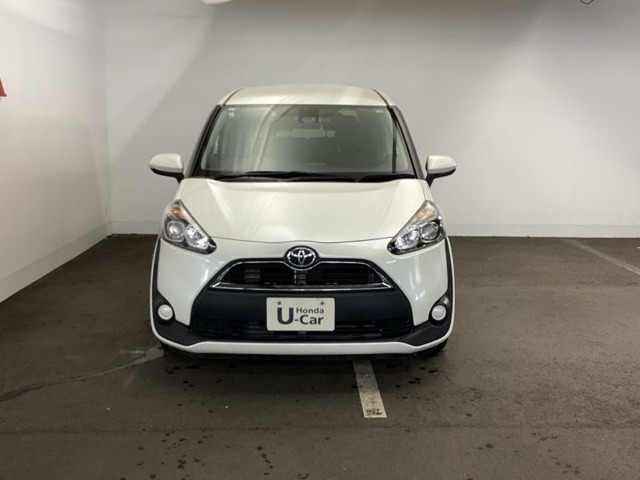 お客様に安全で快適なカーライフをお送りいただくために、中古車にも高いレベルの品質基準を設け、その基準に従って、全ての中古車について納車前整備を実施しています。