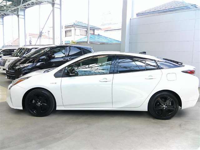 もれなく全車に1年間、走行距離無制限のトヨタロングラン保証が無料で付いてます！有料にて最長3年間まで延長できます！全国のトヨタのお店でOK！！