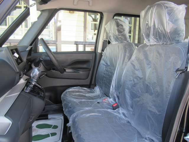 助手席は運転席と同じくシートポジションが良く疲れにくい構造になっています。
