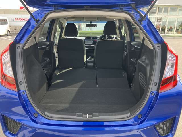 当店の車は全台保証付きで購入後も安心です。保証期間中は全国のホンダディーラーで保証修理を受け付けております。（詳細はスタッフまで！）