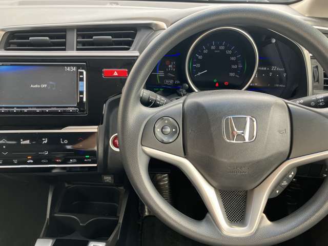 当店の車は全台保証付きで購入後も安心です。保証期間中は全国のホンダディーラーで保証修理を受け付けております。（詳細はスタッフまで！）