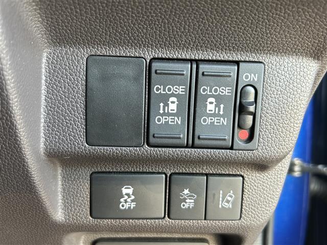 【運転席操作部】快適なドライブを楽しむための機能が装備されています！運転席から触れるので、使いやすいです！除菌プランいれていただくと、さらに清潔で安心していただけます！
