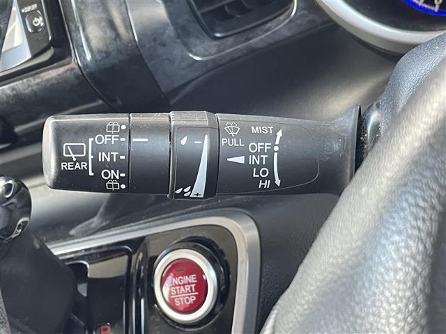 気になる車はすぐにお問い合わせください！画面右側の0066から始まる無料ダイヤルからお問い合わせ下さい！専門スタッフがお車のご質問にお答えいたします！